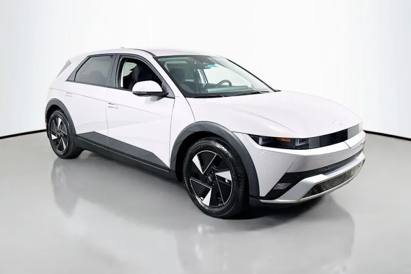 2025 Hyundai Ioniq 5 SE photo 1
