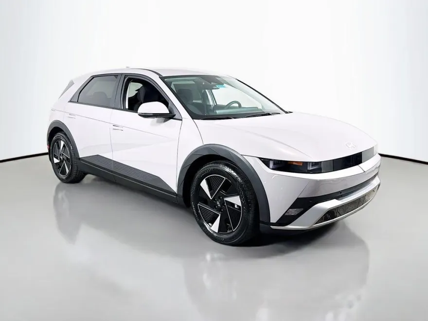 2025 Hyundai Ioniq 5 SE photo 1