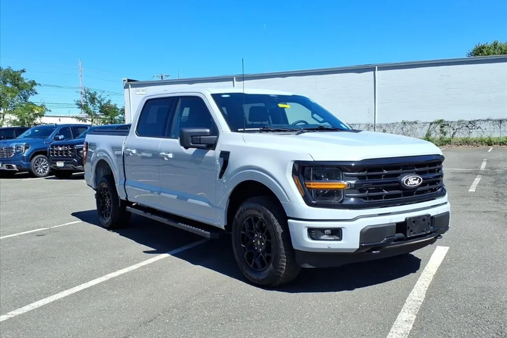 2024 Ford F-150 XLT photo 1