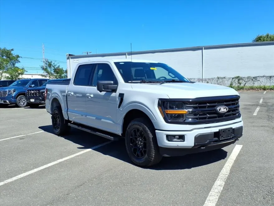 2024 Ford F-150 XLT photo 1