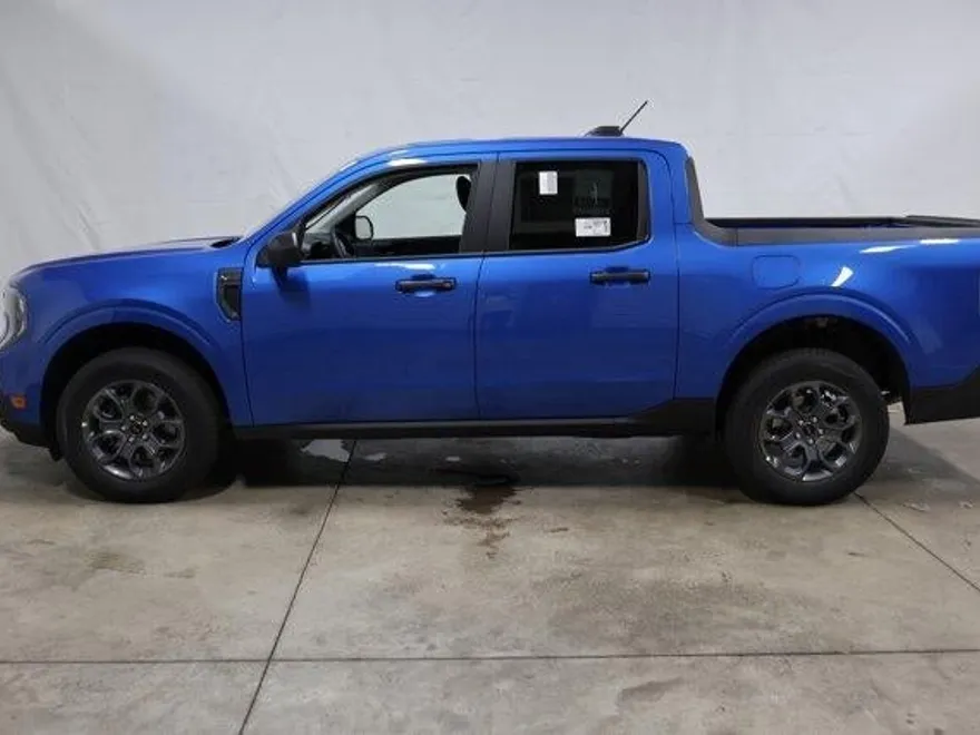 2025 Ford Maverick XLT photo 1