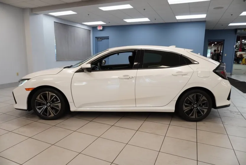 2017 Honda Civic EX Hatchback photo 1