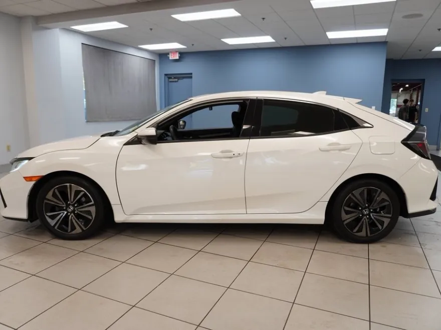 2017 Honda Civic EX Hatchback photo 1