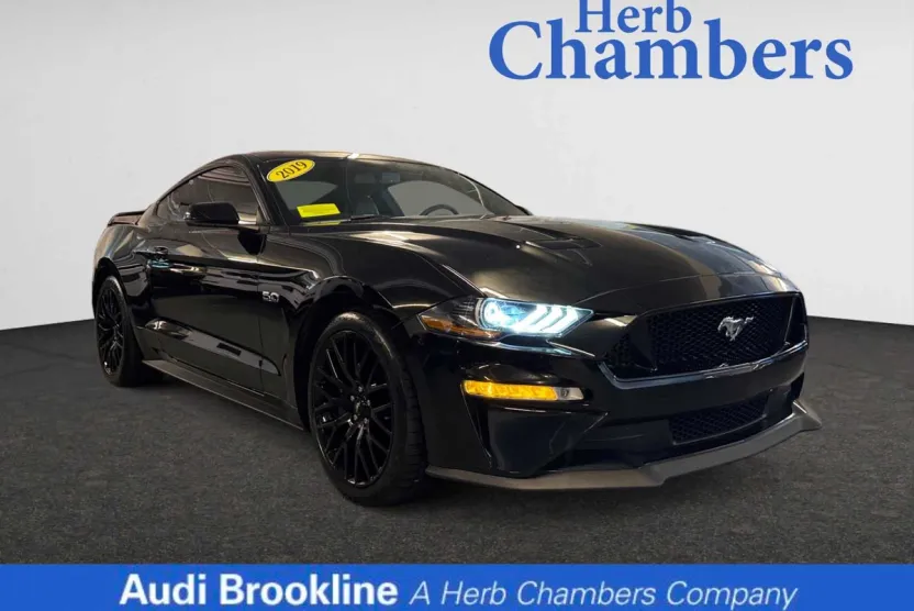 2019 Ford Mustang GT Premium photo 1