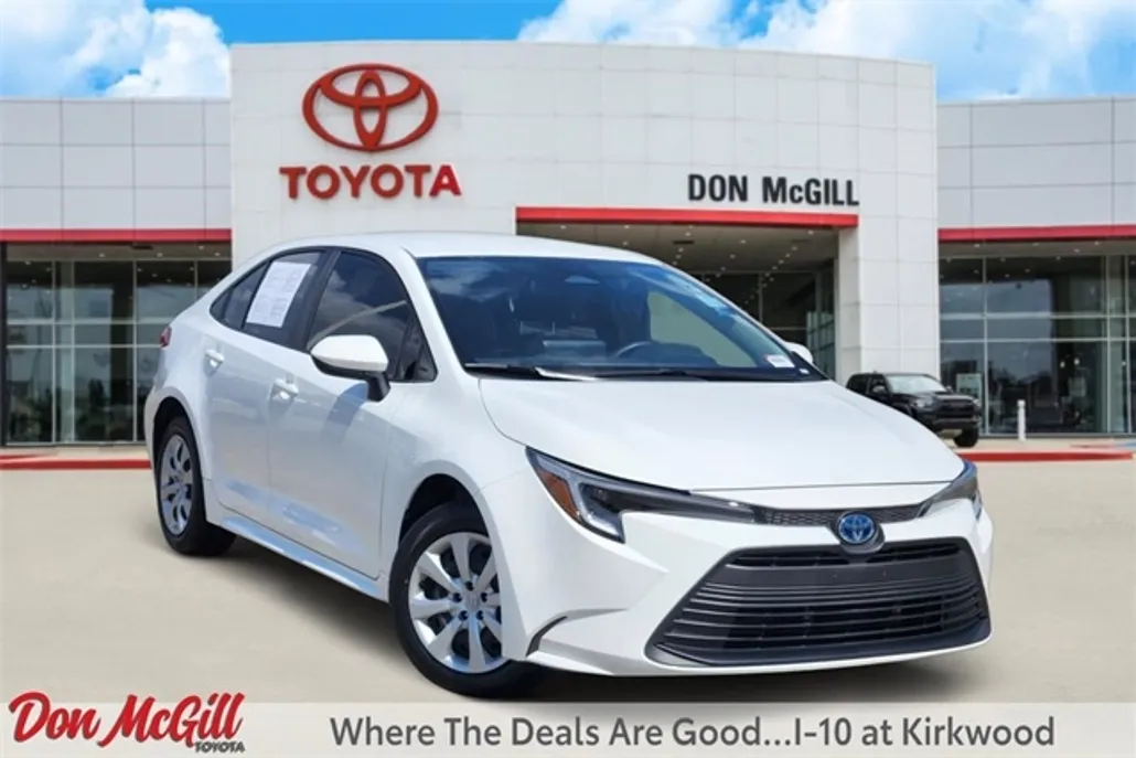 2024 Toyota Corolla Hybrid LE photo 1