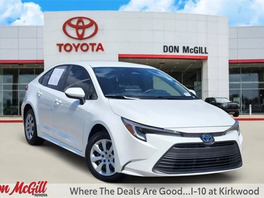 2024 Toyota Corolla Hybrid LE photo 1