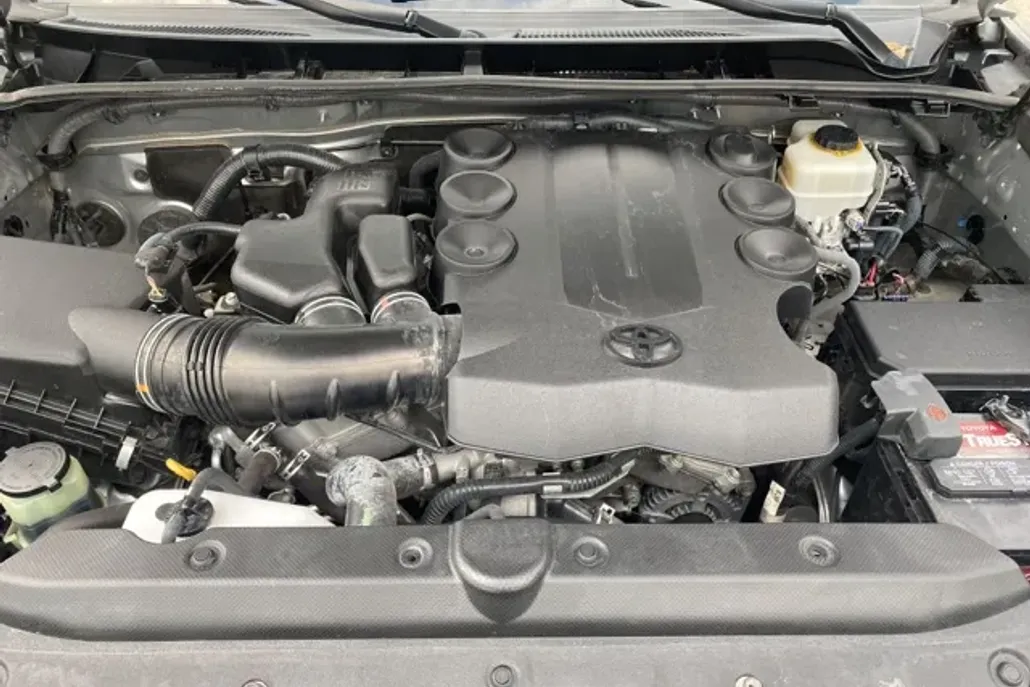 2014 Toyota 4Runner SR5 photo 1