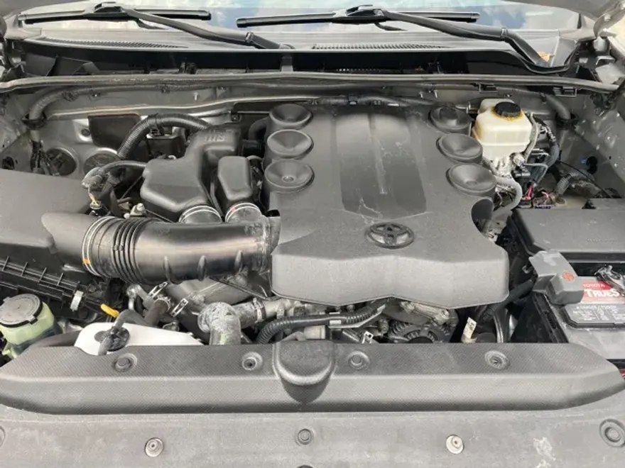2014 Toyota 4Runner SR5 photo 1