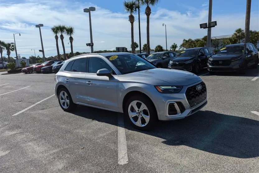 2022 Audi Q5 45 S line Premium photo 1