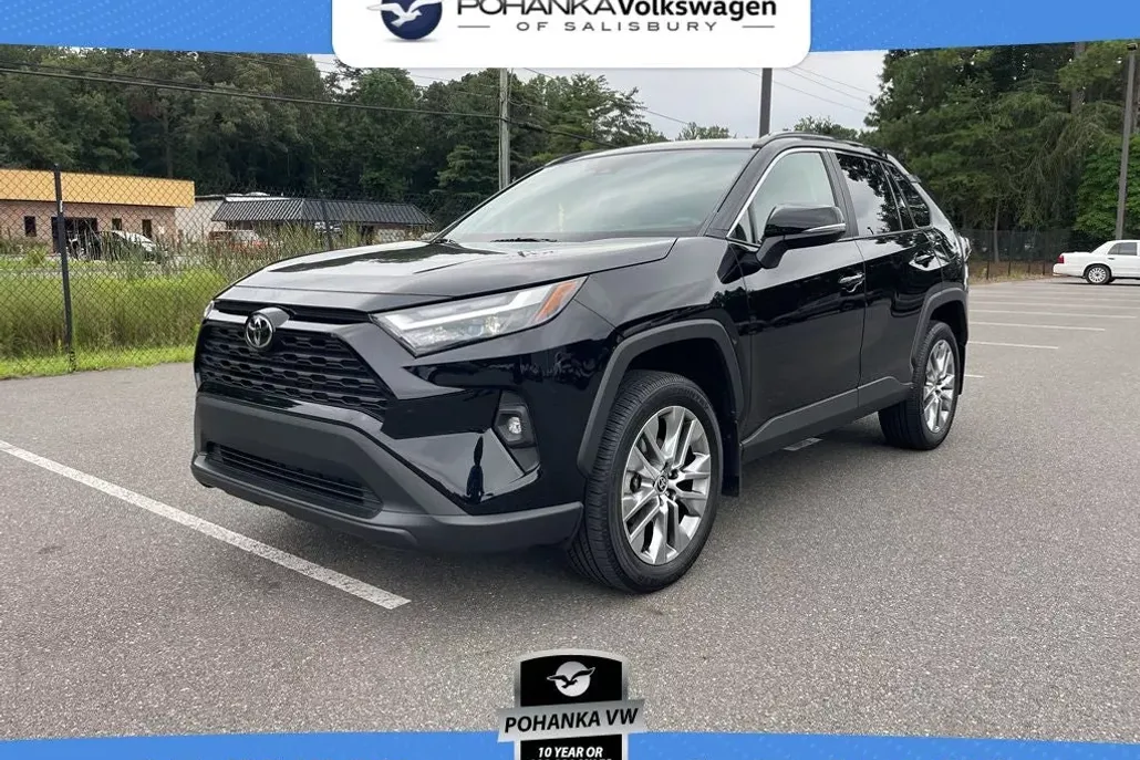 2022 Toyota RAV4 XLE Premium photo 1