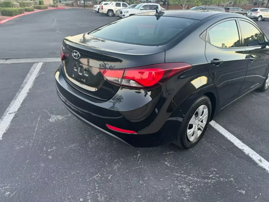2015 Hyundai Elantra GLS photo 1