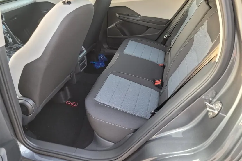 2025 Volkswagen Taos S photo 1