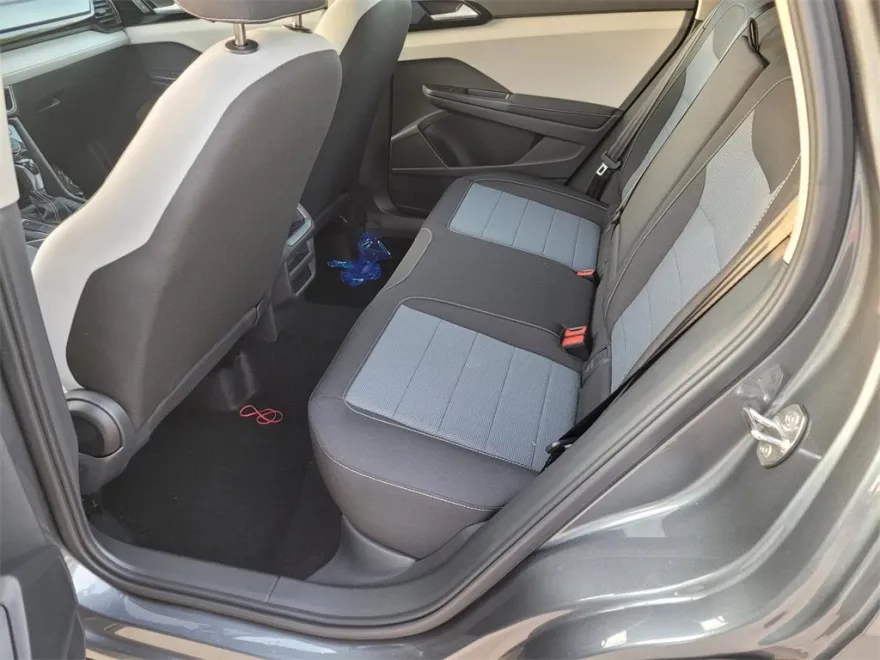 2025 Volkswagen Taos S photo 1