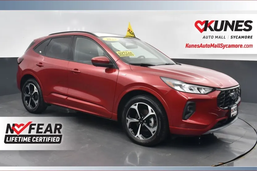 2023 Ford Escape ST-Line Select photo 1