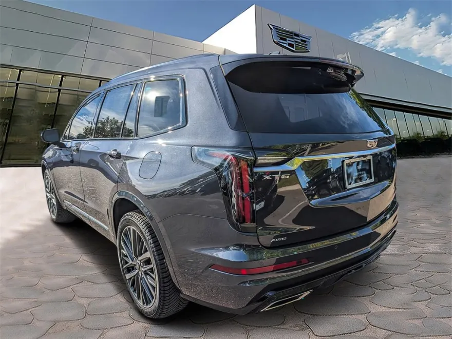 2022 Cadillac XT6 Sport photo 1