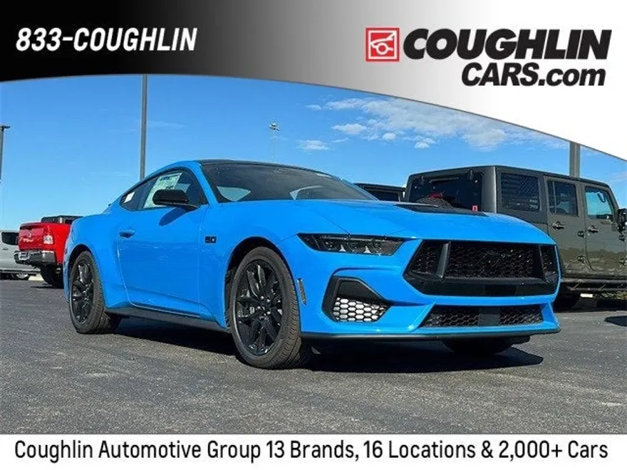 2025 Ford Mustang GT photo 1