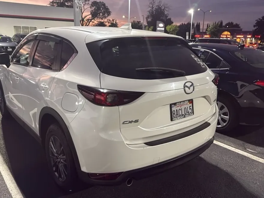 2017 Mazda CX-5 Touring photo 1