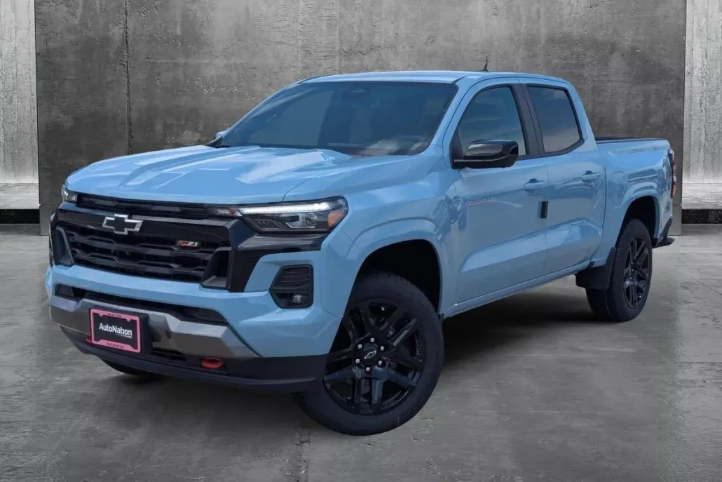 2025 Chevrolet Colorado Z71 photo 1