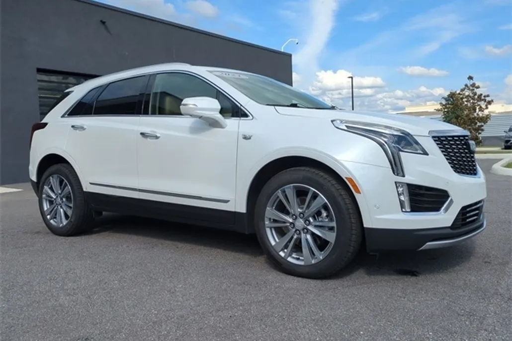 2024 Cadillac XT5 Platinum Premium Luxury photo 1