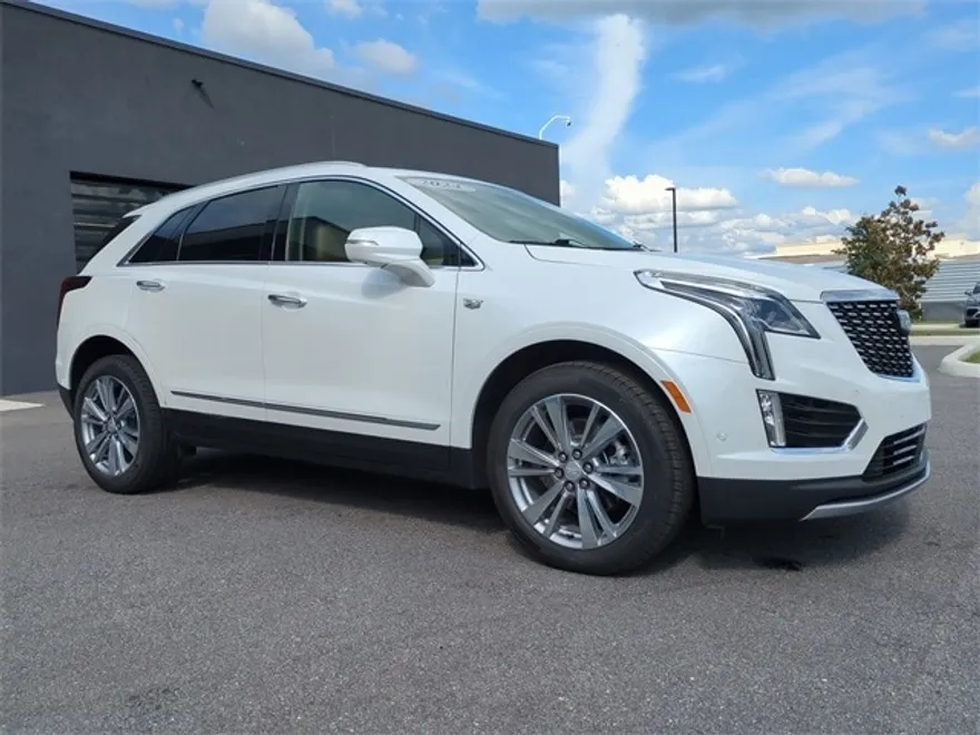 2024 Cadillac XT5 Platinum Premium Luxury photo 1
