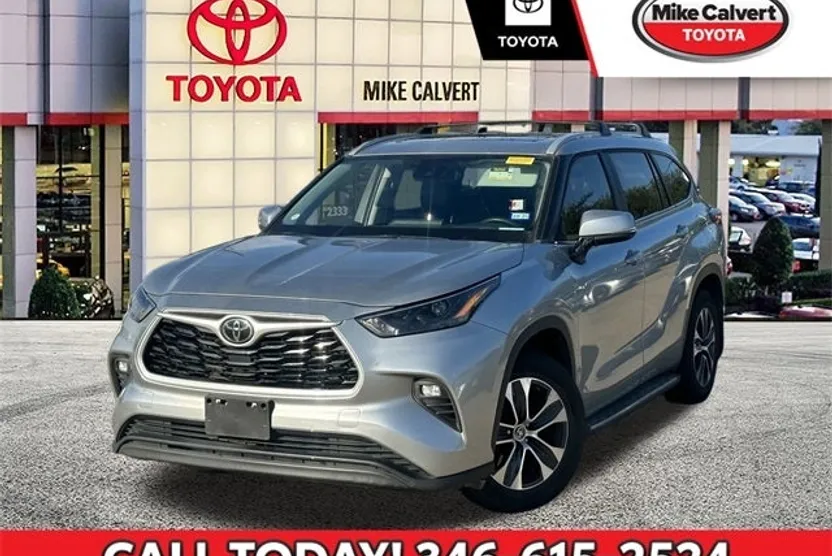 2023 Toyota Highlander XLE photo 1