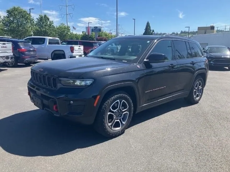 2022 Jeep Grand Cherokee Trailhawk photo 1
