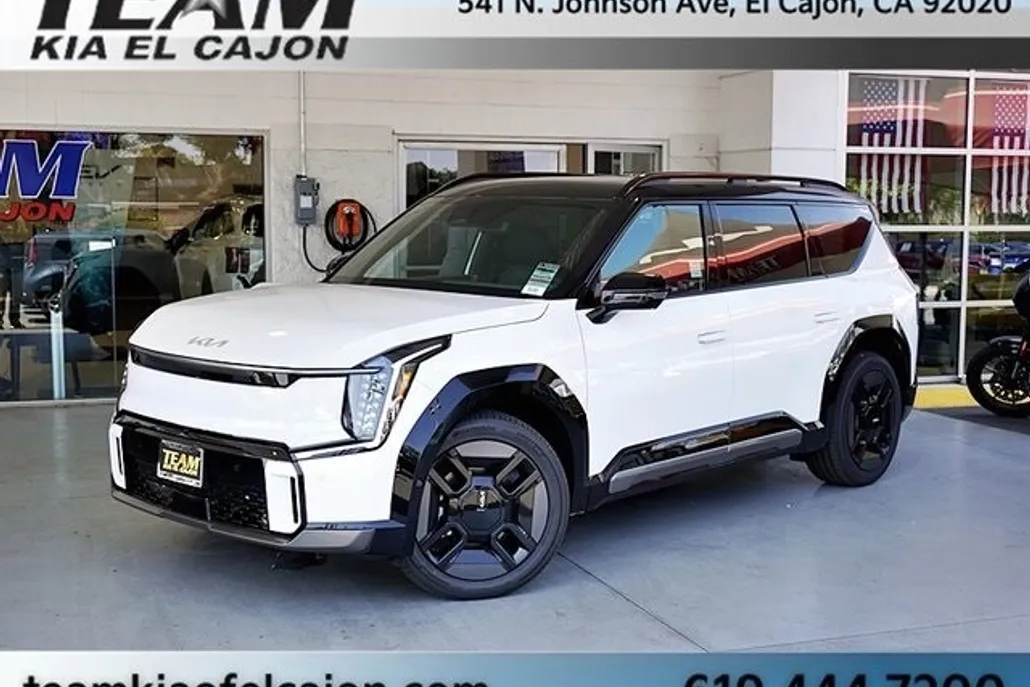 2026 Kia EV9 GT-Line photo 1