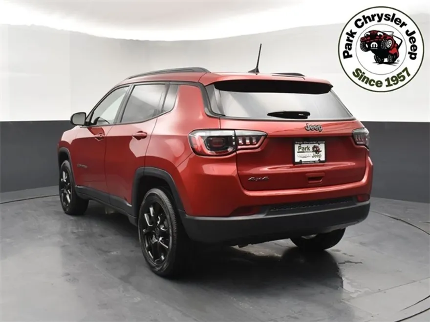 2025 Jeep Compass North Edition Latitude photo 1