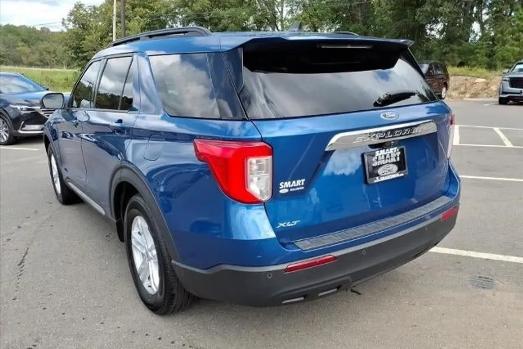 2021 Ford Explorer XLT photo 1