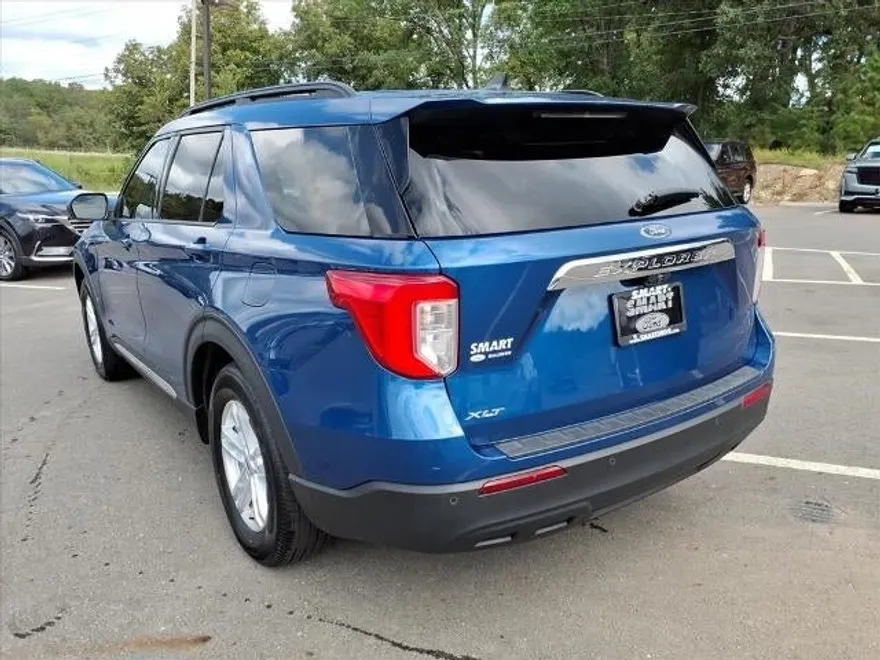 2021 Ford Explorer XLT photo 1