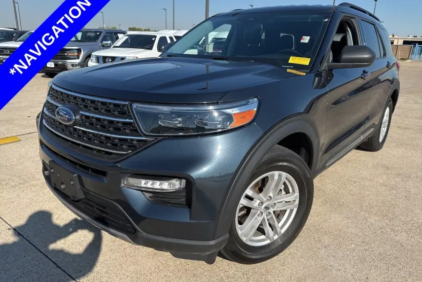 2022 Ford Explorer XLT photo 1
