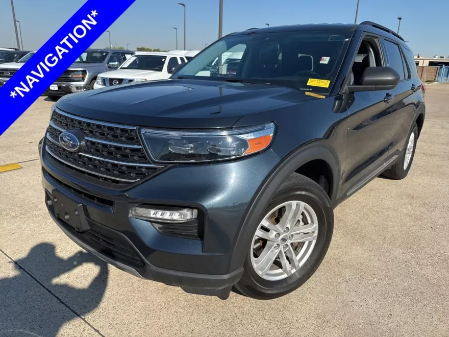 2022 Ford Explorer XLT photo 1