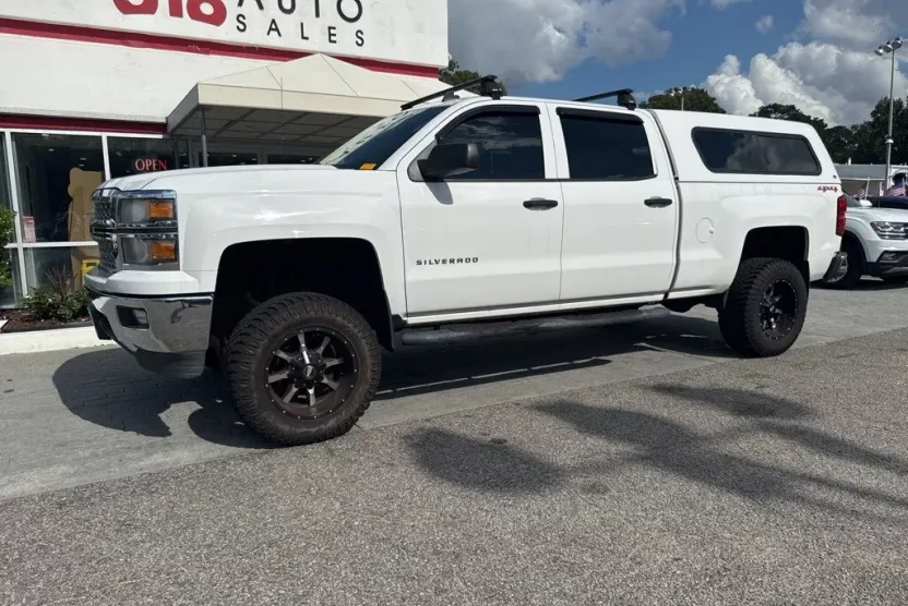 2014 Chevrolet Silverado 1500 LT photo 1
