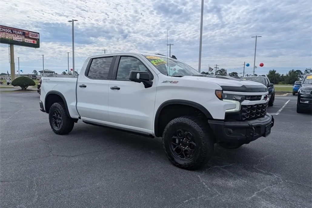 2024 Chevrolet Silverado 1500 ZR2 photo 1