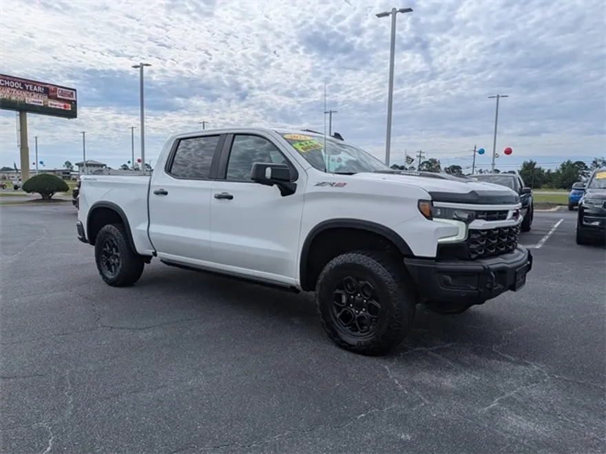 2024 Chevrolet Silverado 1500 ZR2 photo 1