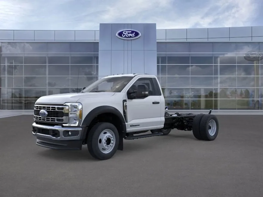 2025 Ford F-550 photo 1