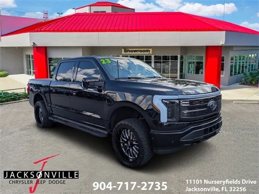 2023 Ford F-150 Lightning Platinum photo 1