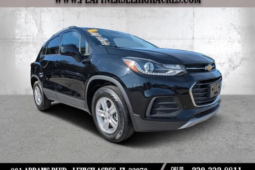 2022 Chevrolet Trax LT photo 1