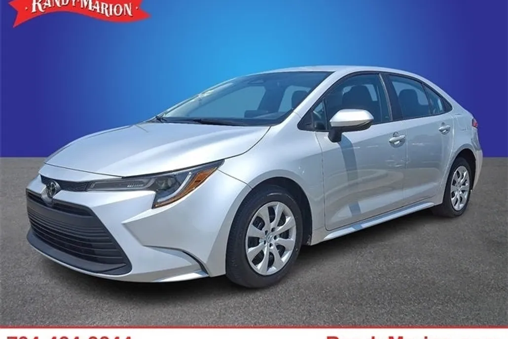 2023 Toyota Corolla LE photo 1
