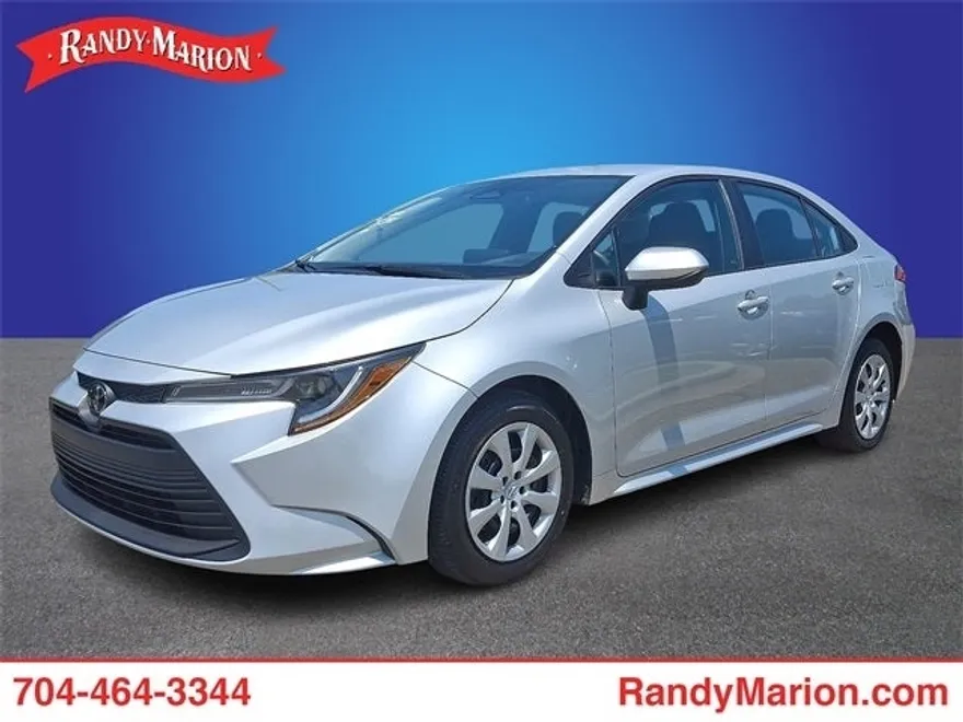 2023 Toyota Corolla LE photo 1