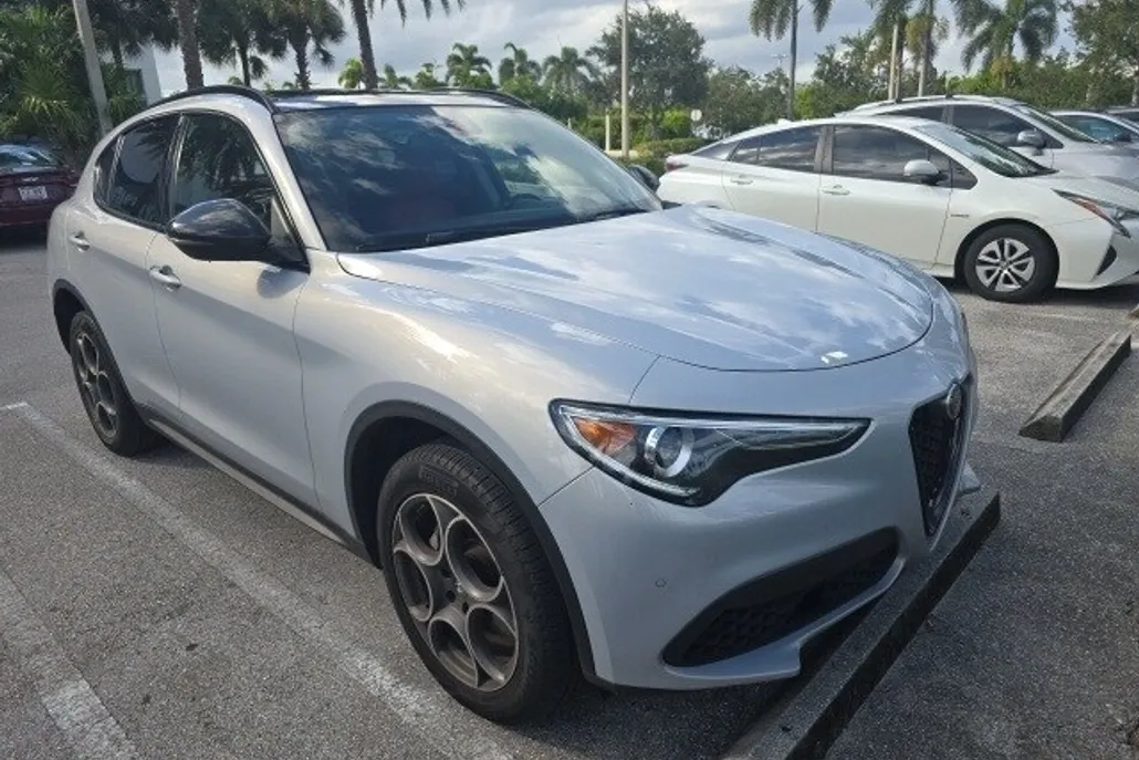 2021 Alfa Romeo Stelvio Sport Base photo 1