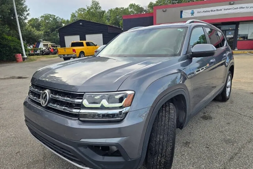 2019 Volkswagen Atlas S photo 1