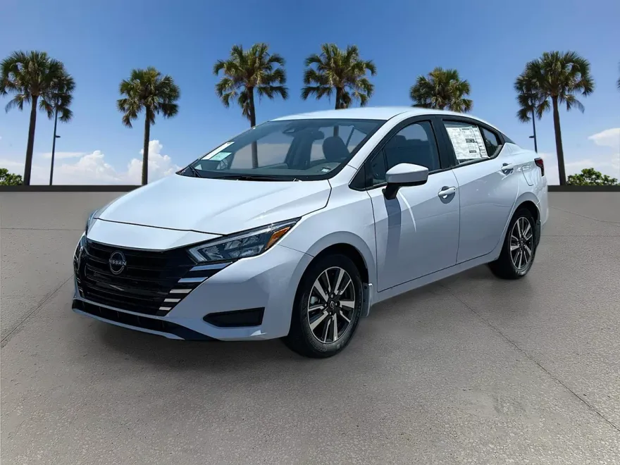 2025 Nissan Versa SV photo 1