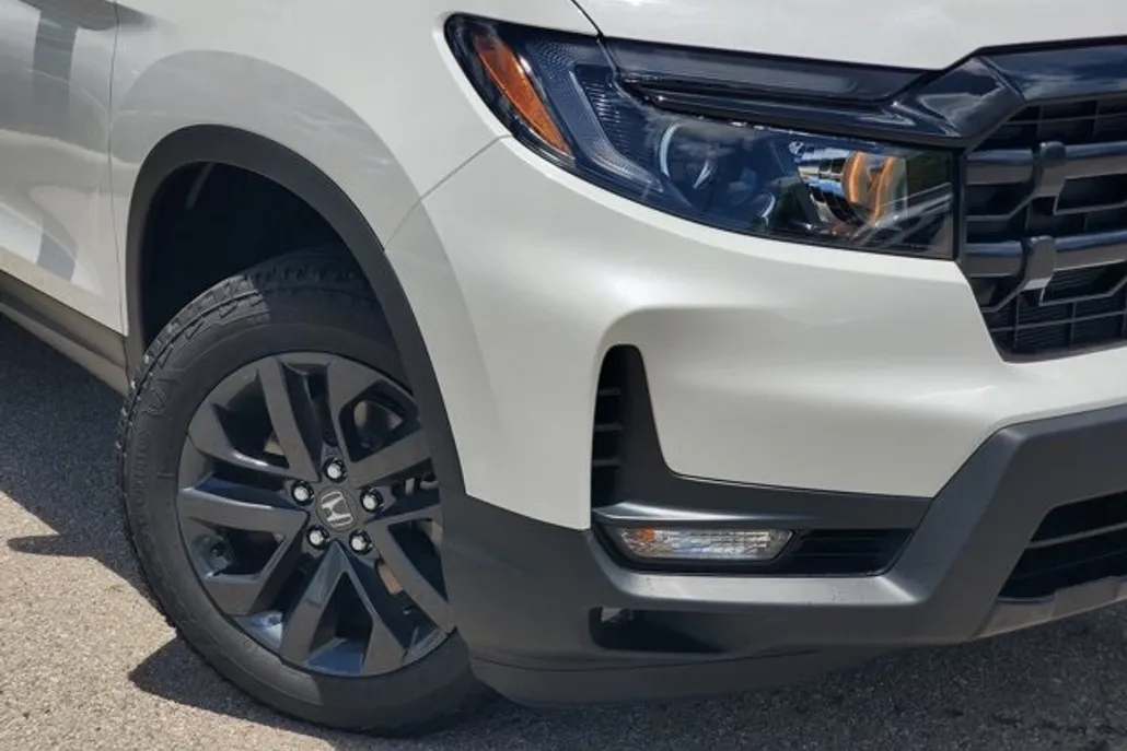 2025 Honda Ridgeline Sport photo 1