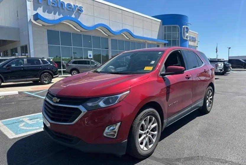 2020 Chevrolet Equinox LT photo 1