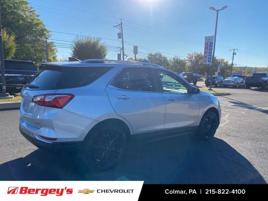 2021 Chevrolet Equinox LT photo 1
