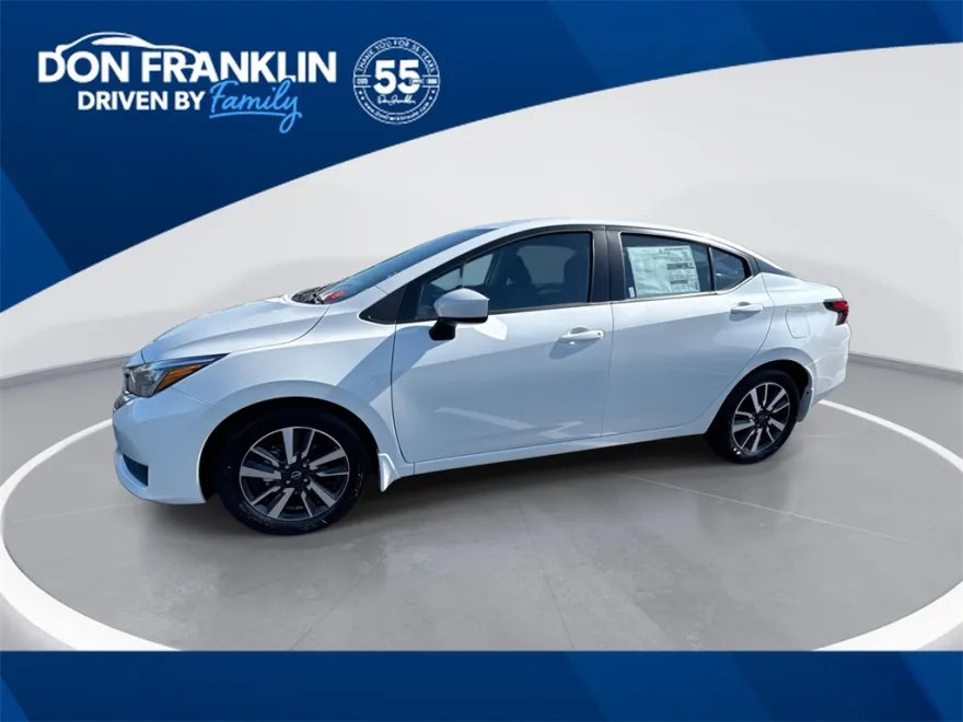2025 Nissan Versa 1.6 SV photo 1