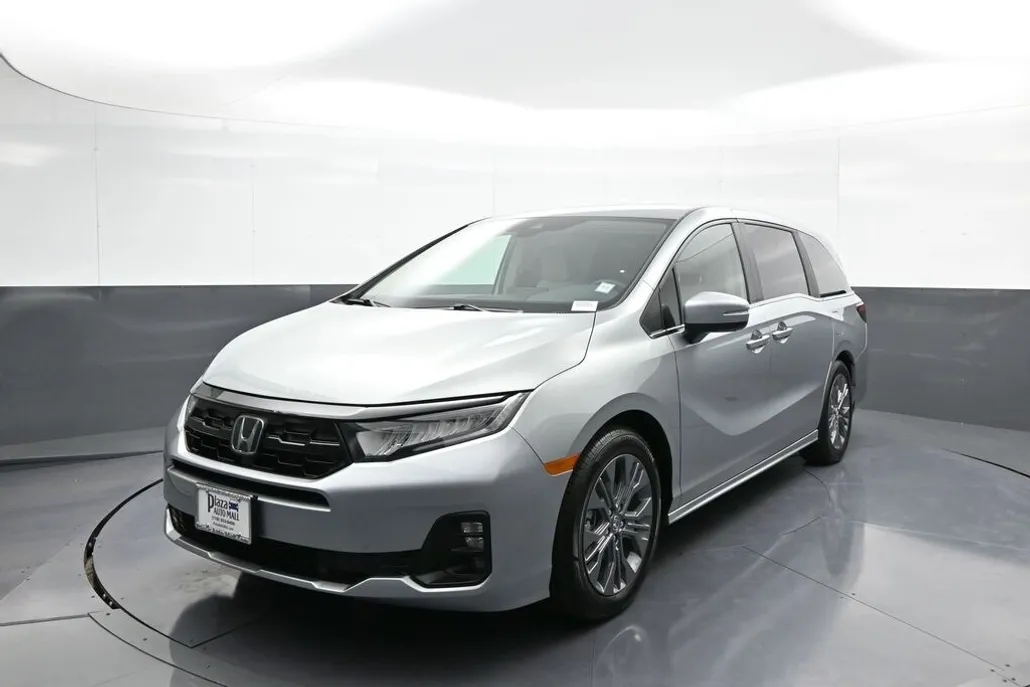 2025 Honda Odyssey Touring photo 1