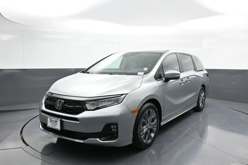 2025 Honda Odyssey Touring photo 1