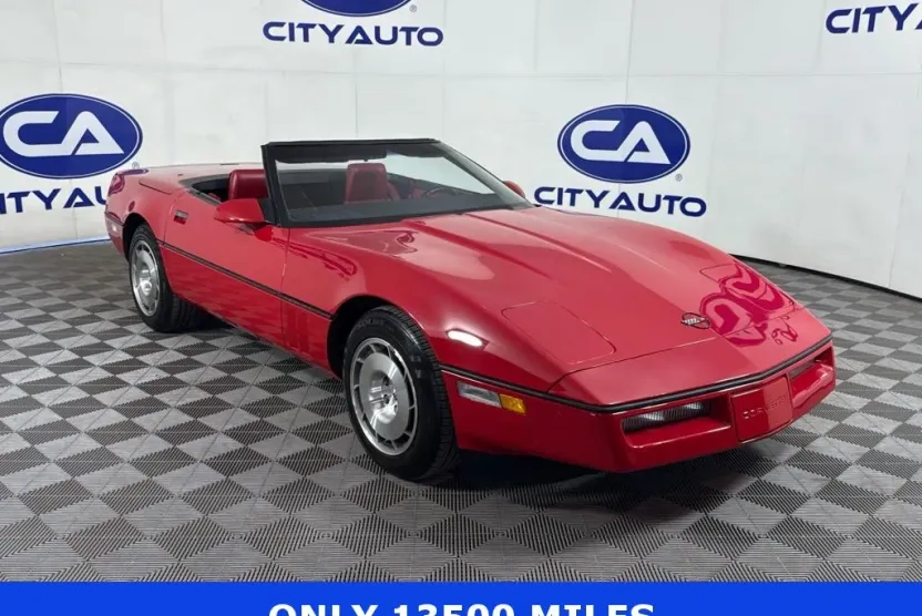 1986 Chevrolet Corvette Base photo 1
